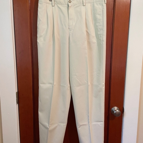 LL Bean Mens Pleated Front Chinos Light Khaki 36x34 - Picture 1 of 9